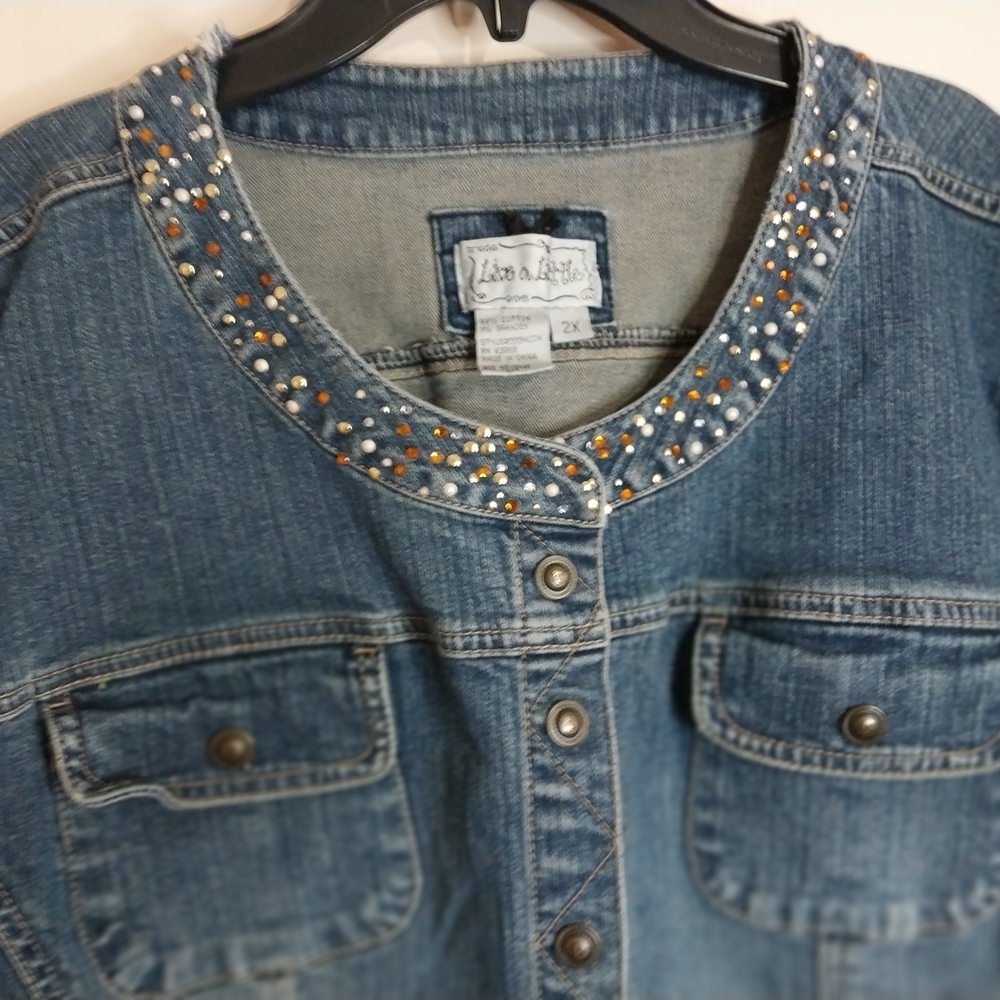 Live a Little Vintage Women's Blue Denim Jacket with Brass Button - Picture 3 of 8